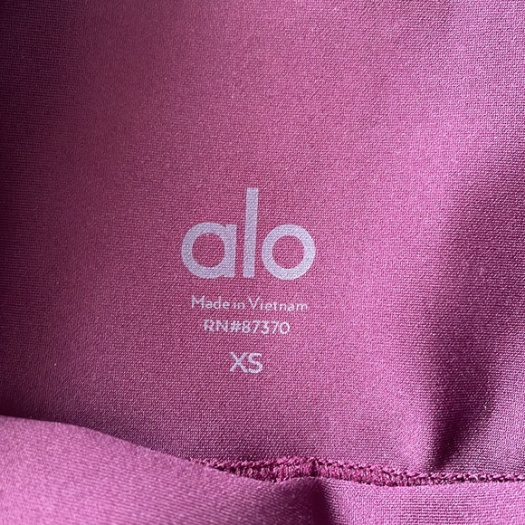 ALO leggings in XS - Picture 9 of 14